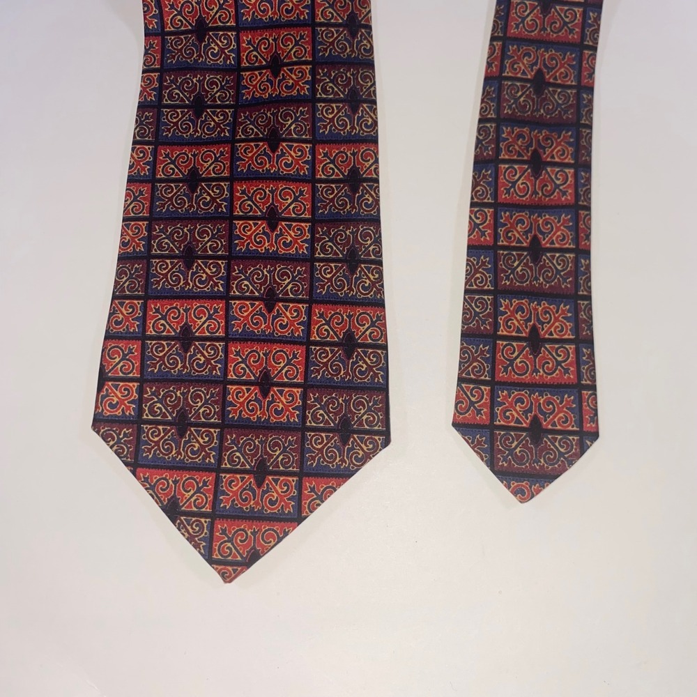 Countess Mara‎ Mens Red Navy Blue Silk Geometric Scroll Pattern Necktie USA Made
